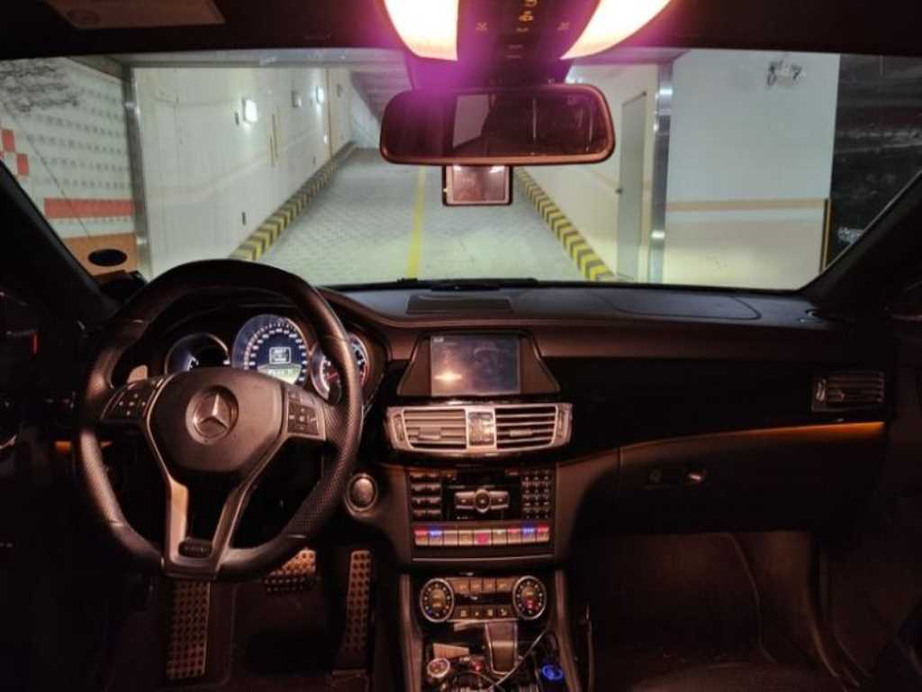 Mercedes Benz CLS Class - Vista 8