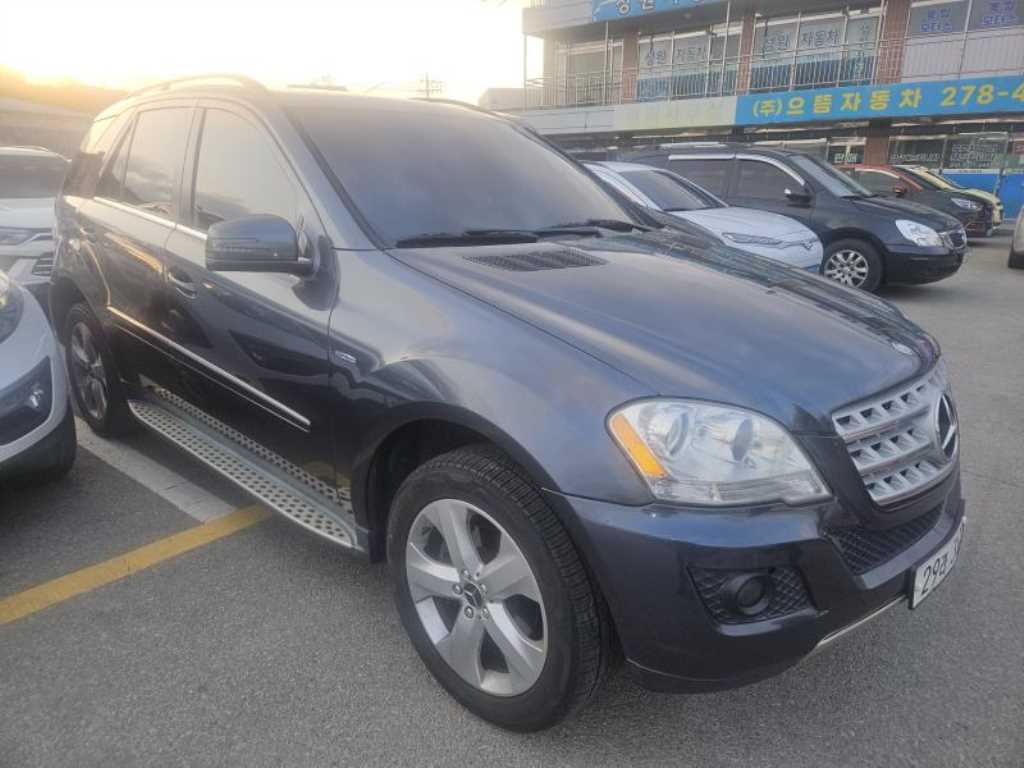 Mercedes Benz M Class - Vista 2