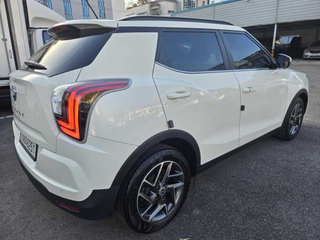 Ssangyong Tivoli - Vista 5