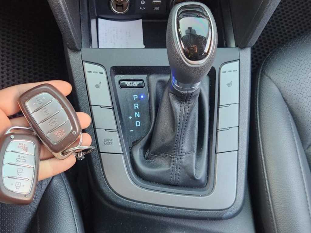 HYUNDAI Avante 2017 Gris - Importación desde Corea - HF Imports Iquique - Foto 16