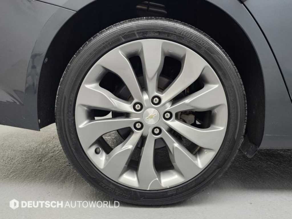 Chevrolet Malibu - Vista 5