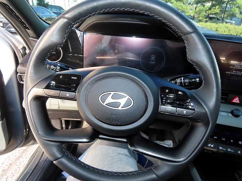 HYUNDAI Avante - Vista 8