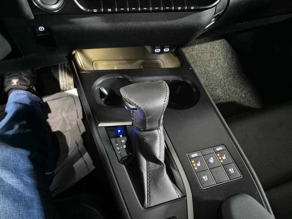 Lexus UX 2024 Plateado - Importación desde Corea - HF Imports Iquique - Foto 17