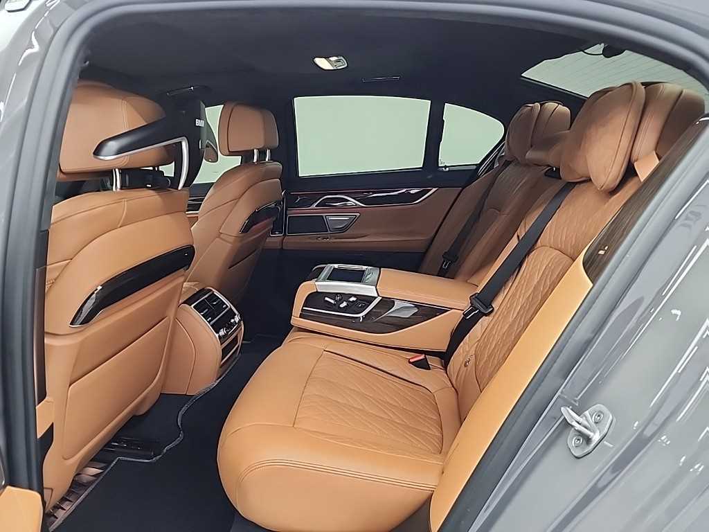 BMW 7 Series - Vista 12