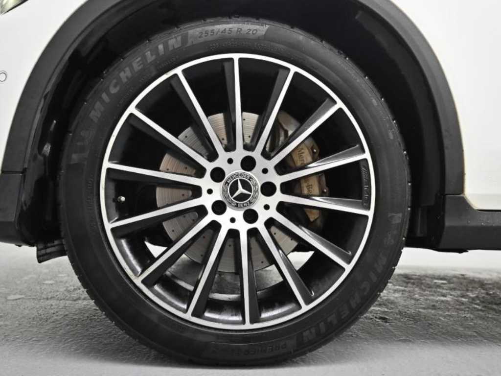 Mercedes Benz GLC Class - Vista 5