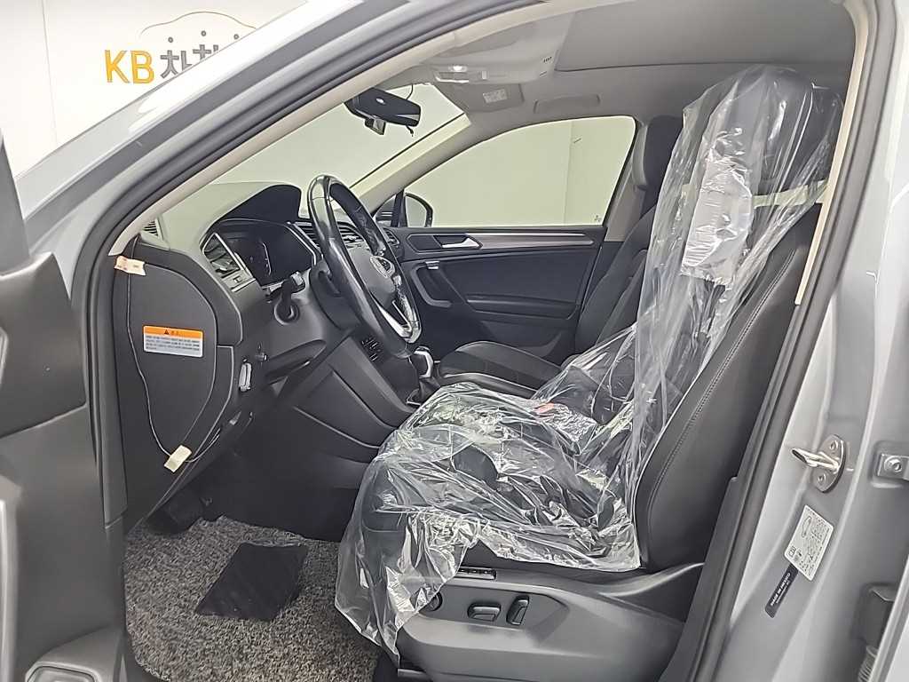 Volkswagen Tiguan - Vista 11