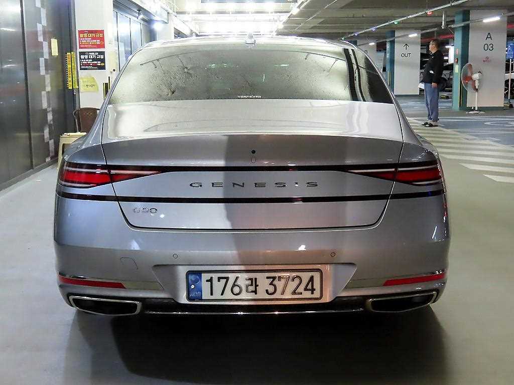 Genesis G90 - Vista 5