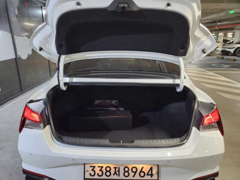 HYUNDAI Avante - Vista 6