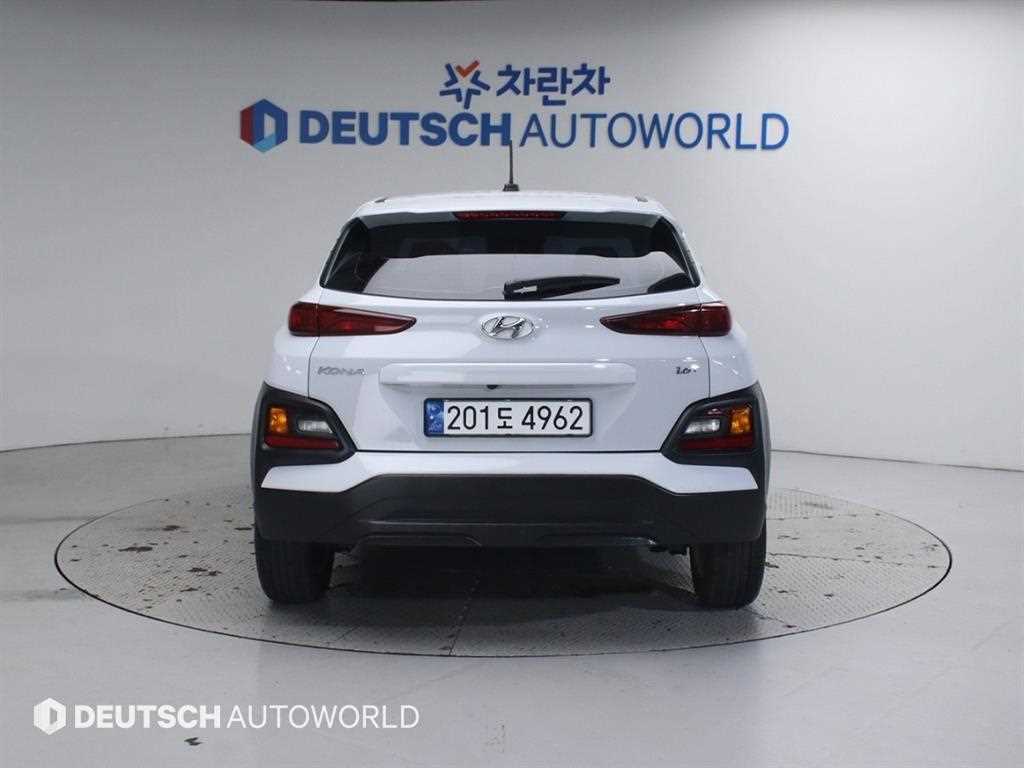 HYUNDAI Kona - Vista 4