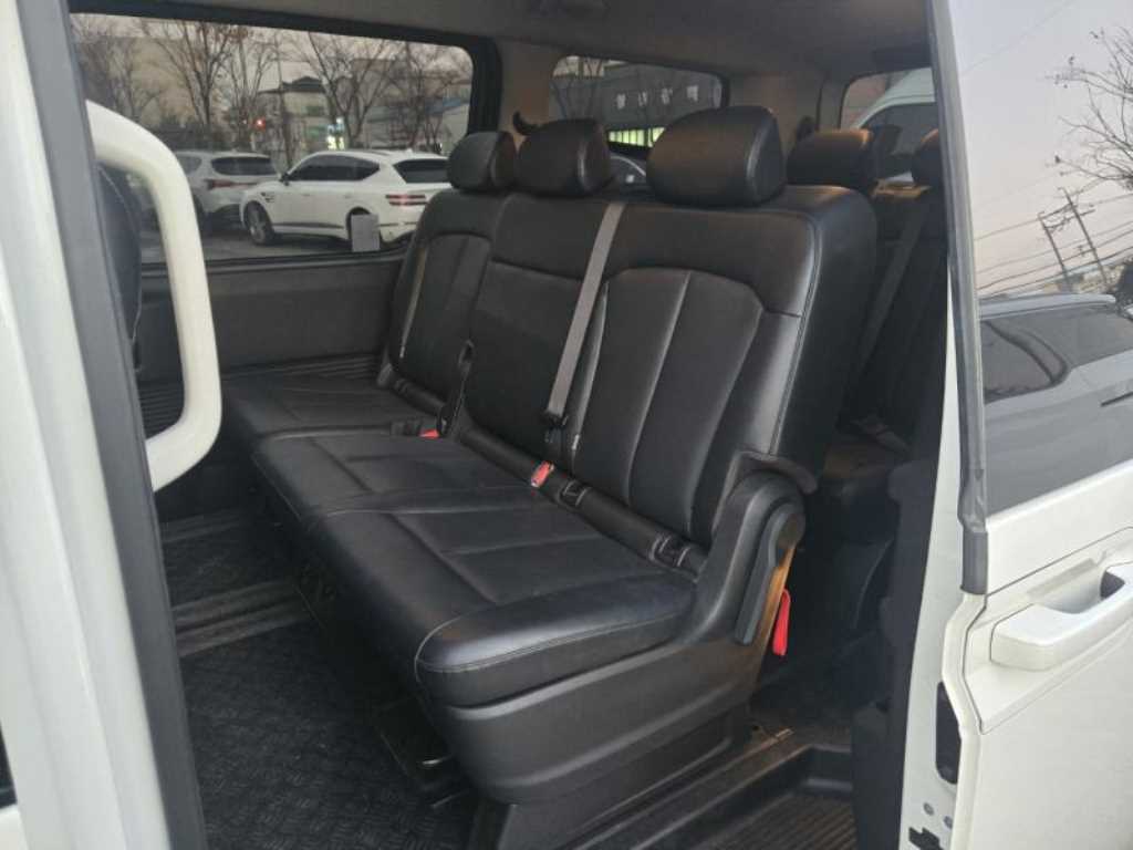 HYUNDAI Staria - Vista 7