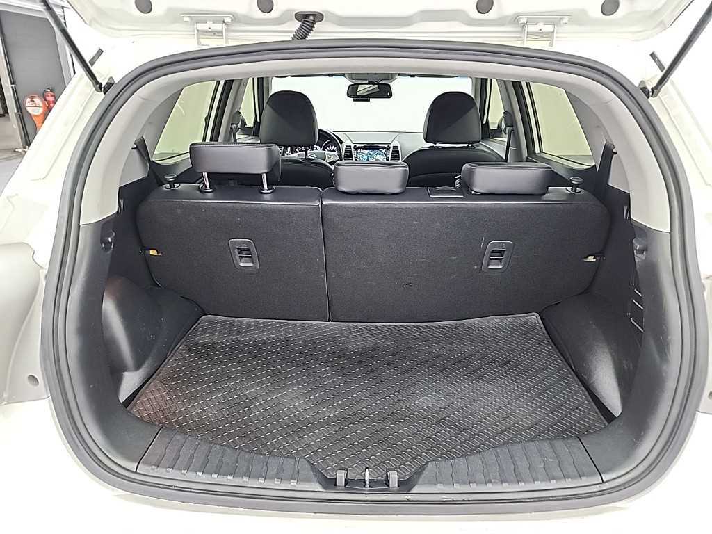 Ssangyong Tivoli 2015 Blanco - Importación desde Corea - HF Imports Iquique - Foto 18