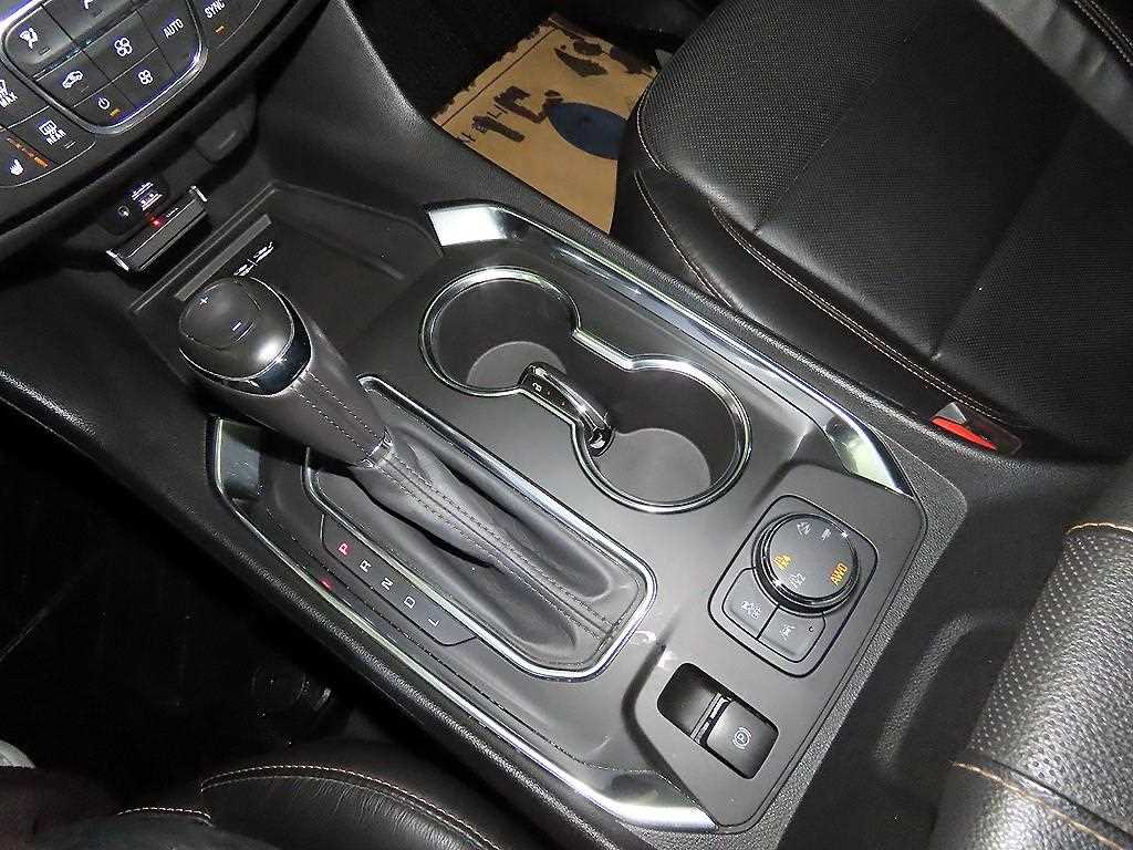 Chevrolet Travers - Vista 12