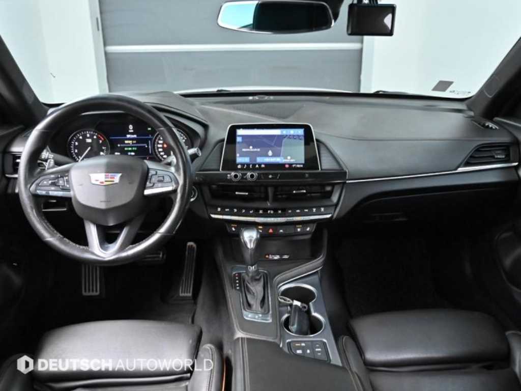 Cadillac CT4 - Vista 7