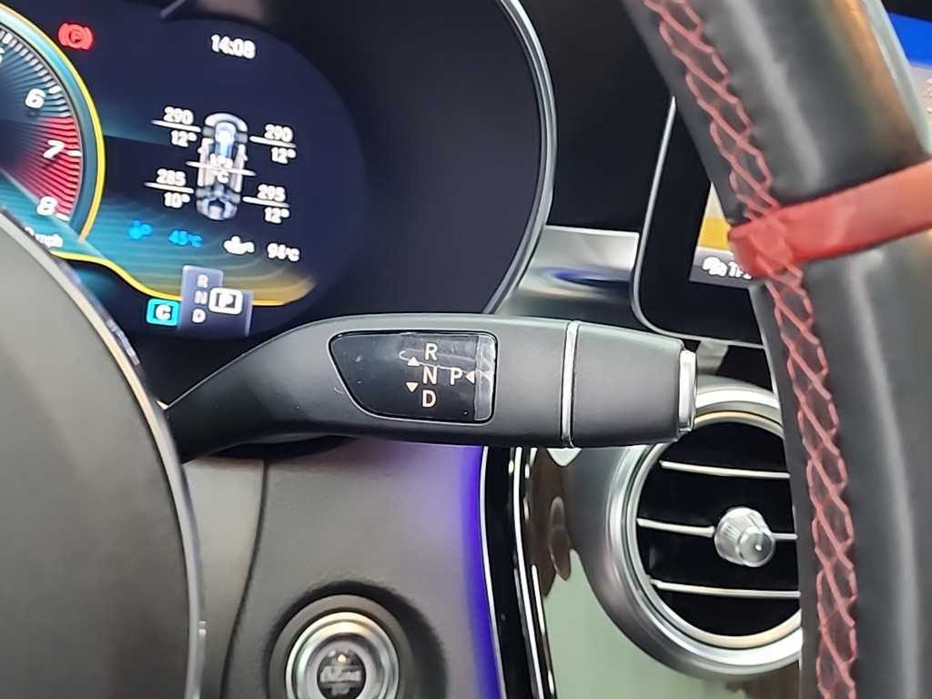 Mercedes Benz C Class - Vista 8