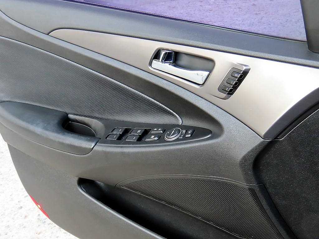 HYUNDAI Sonata - Vista 10