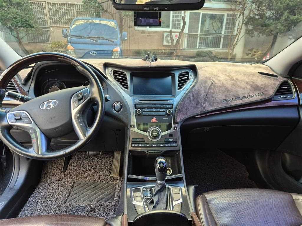 HYUNDAI Grandeur - Vista 7