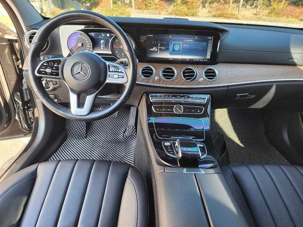 Mercedes Benz E class - Vista 9