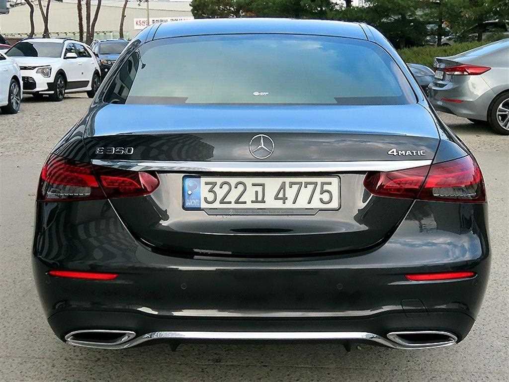 Mercedes Benz E class - Vista 4