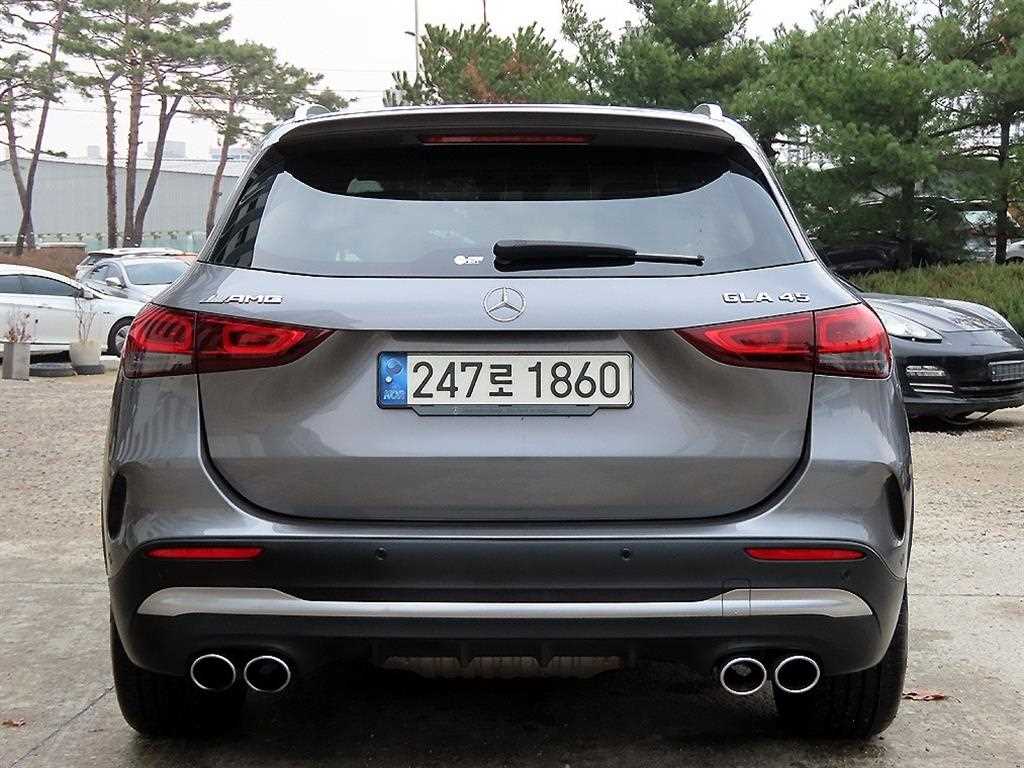 Mercedes Benz GLA Class - Vista 4