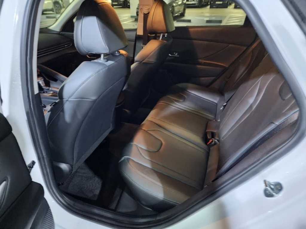 HYUNDAI Avante - Vista 8