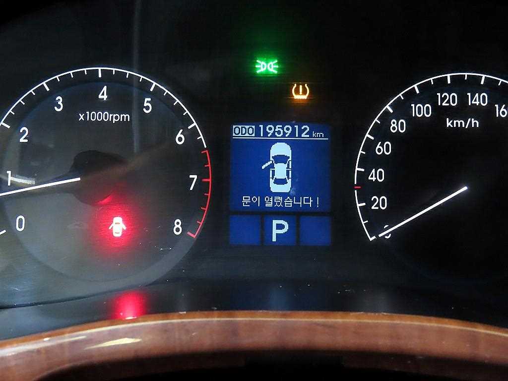 HYUNDAI Genesis - Vista 9