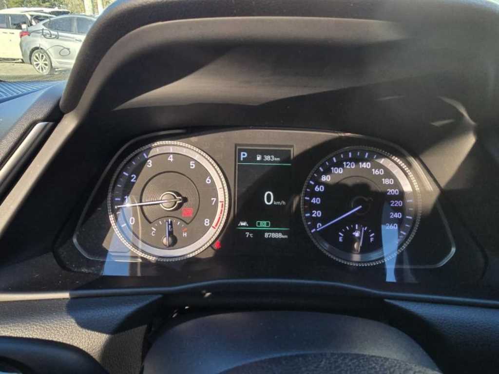 HYUNDAI Sonata - Vista 9