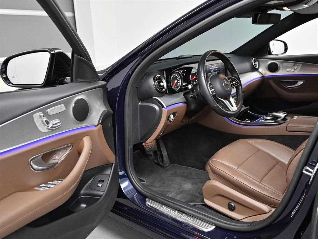 Mercedes Benz E class - Vista 11