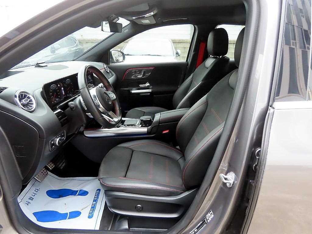 Mercedes Benz GLA Class - Vista 5