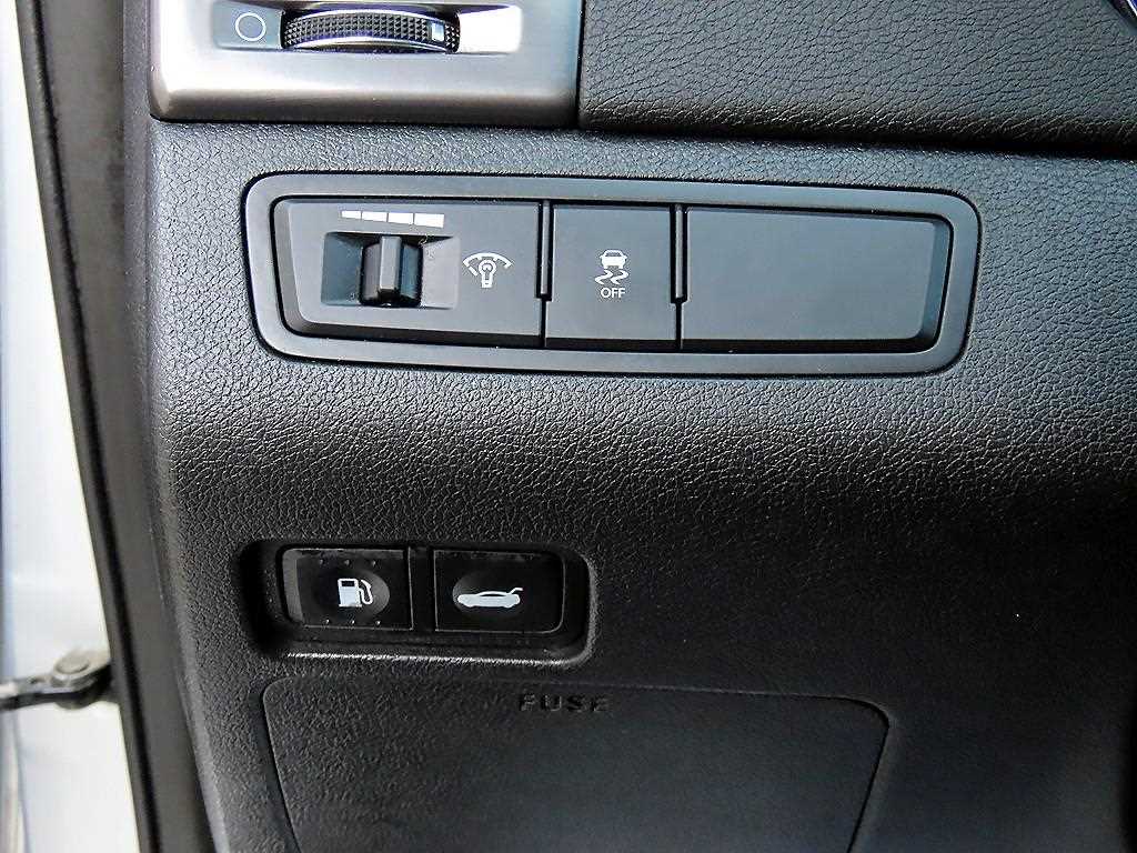 HYUNDAI Sonata - Vista 11