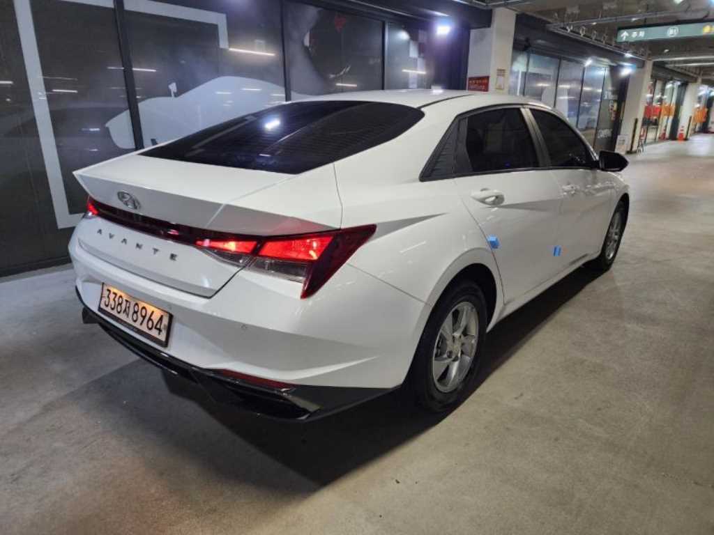 HYUNDAI Avante - Vista 4