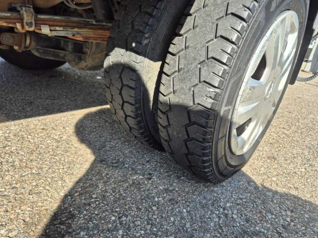 Small Truck Complaint (ladder tea) - Vista 11