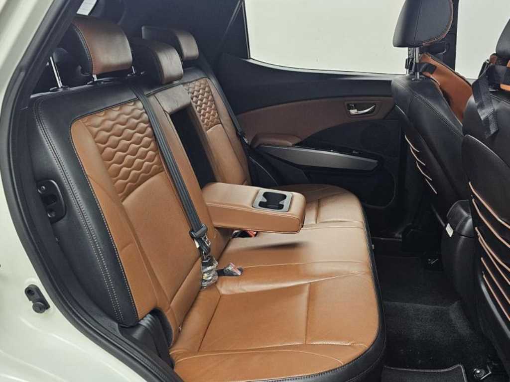 Ssangyong Tivoli - Vista 12