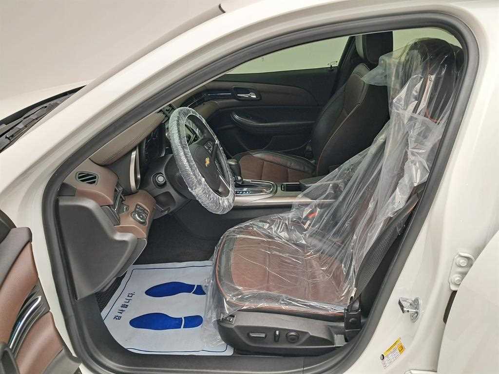 Chevrolet Malibu - Vista 11