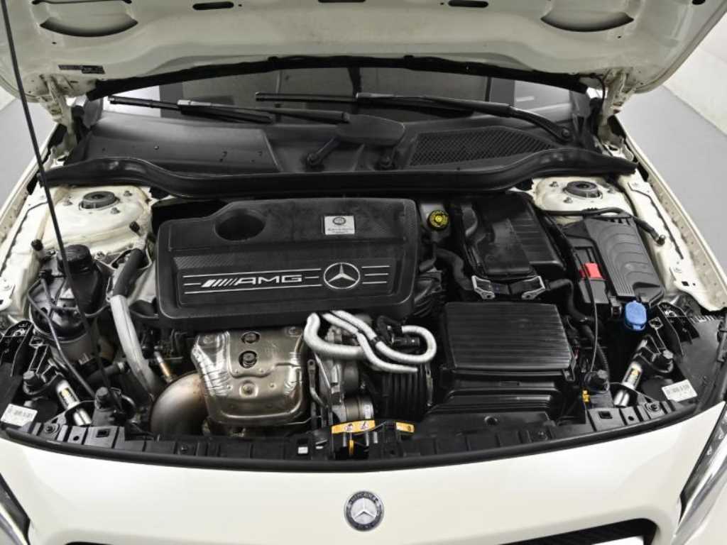 Mercedes Benz GLA Class - Vista 6