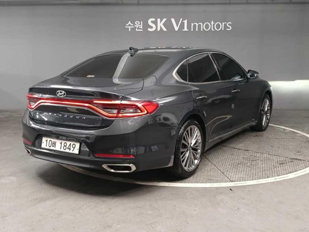 HYUNDAI Grandeur - Vista 4