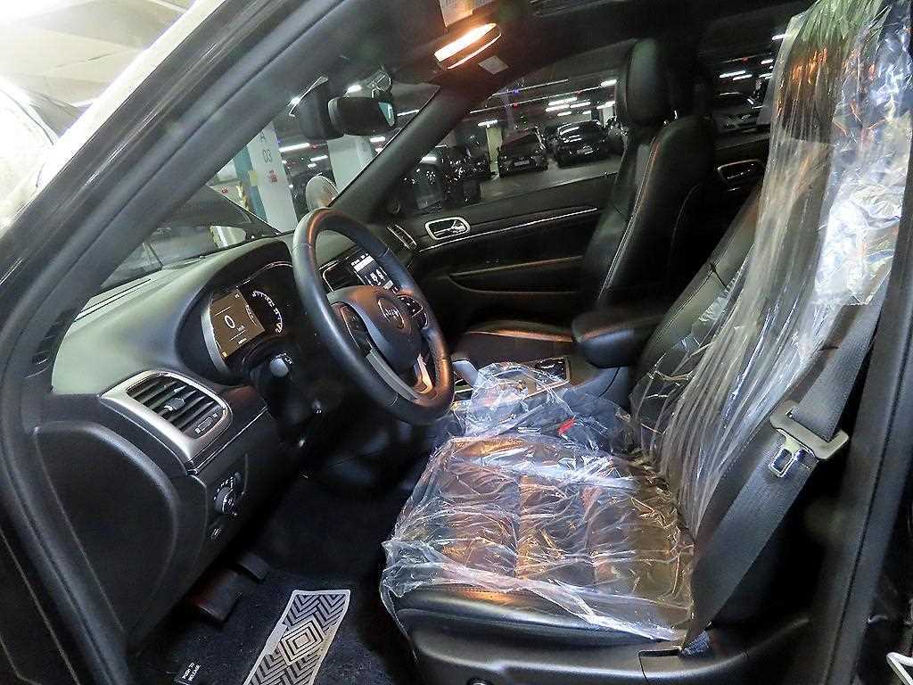 Jeep Cherokee - Vista 6