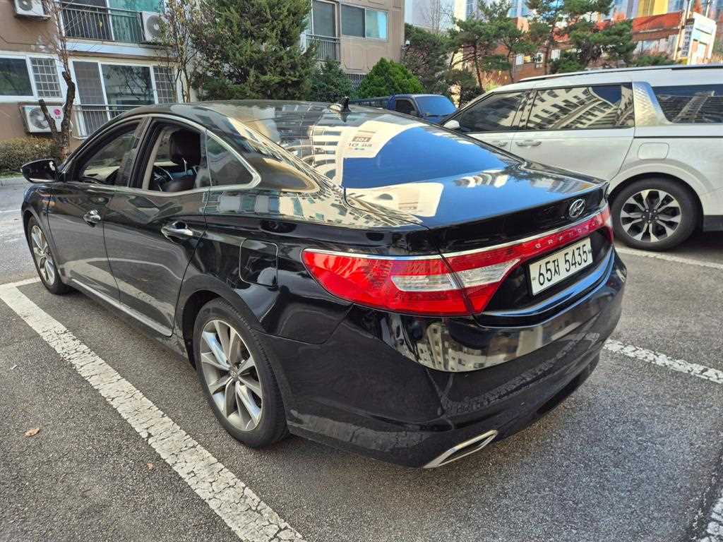 HYUNDAI Grandeur - Vista 4