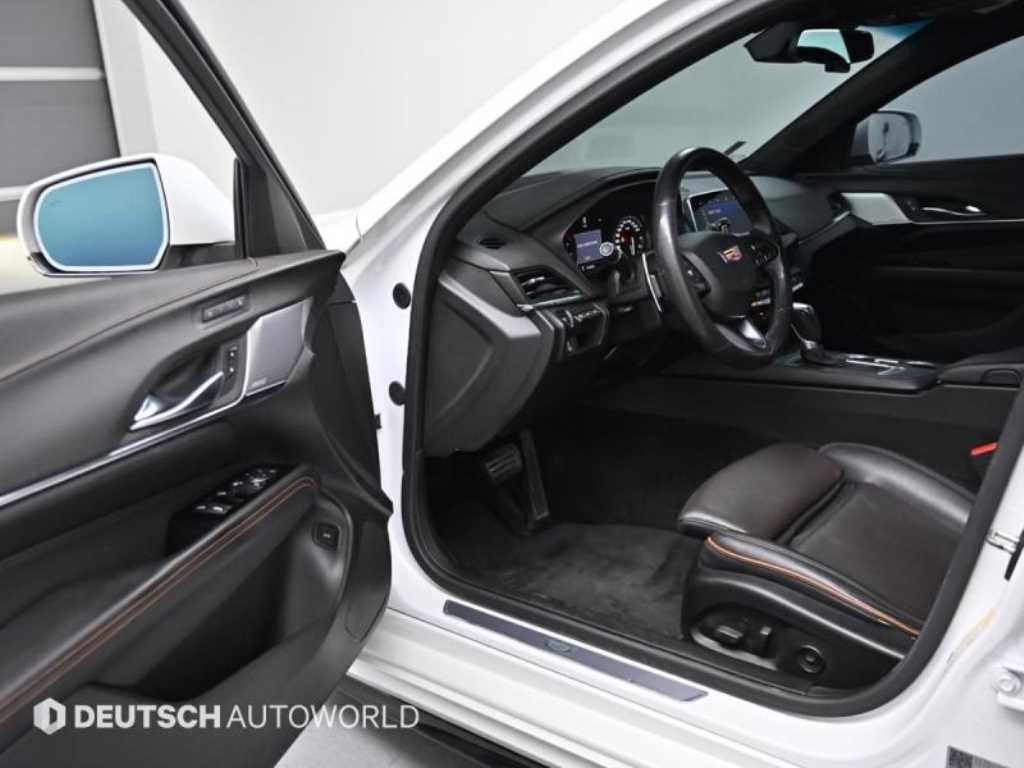 Cadillac CT4 - Vista 11