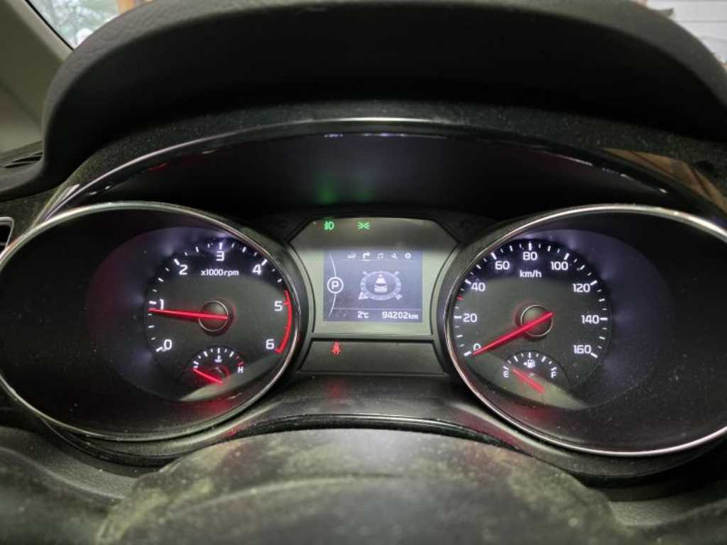 KIA Carnival - Vista 5