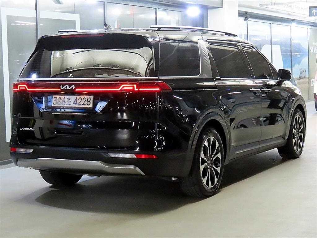 KIA Carnival - Vista 4