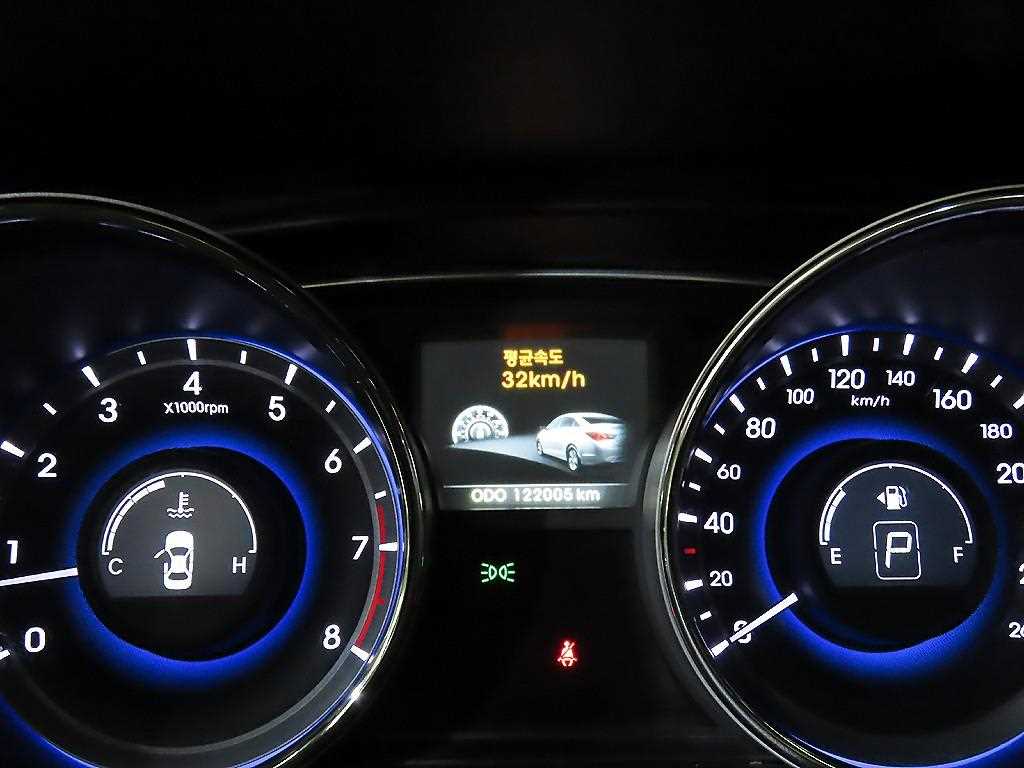 HYUNDAI Sonata - Vista 9