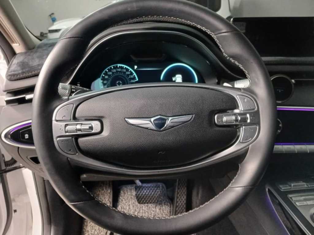 Genesis GV70 - Vista 11
