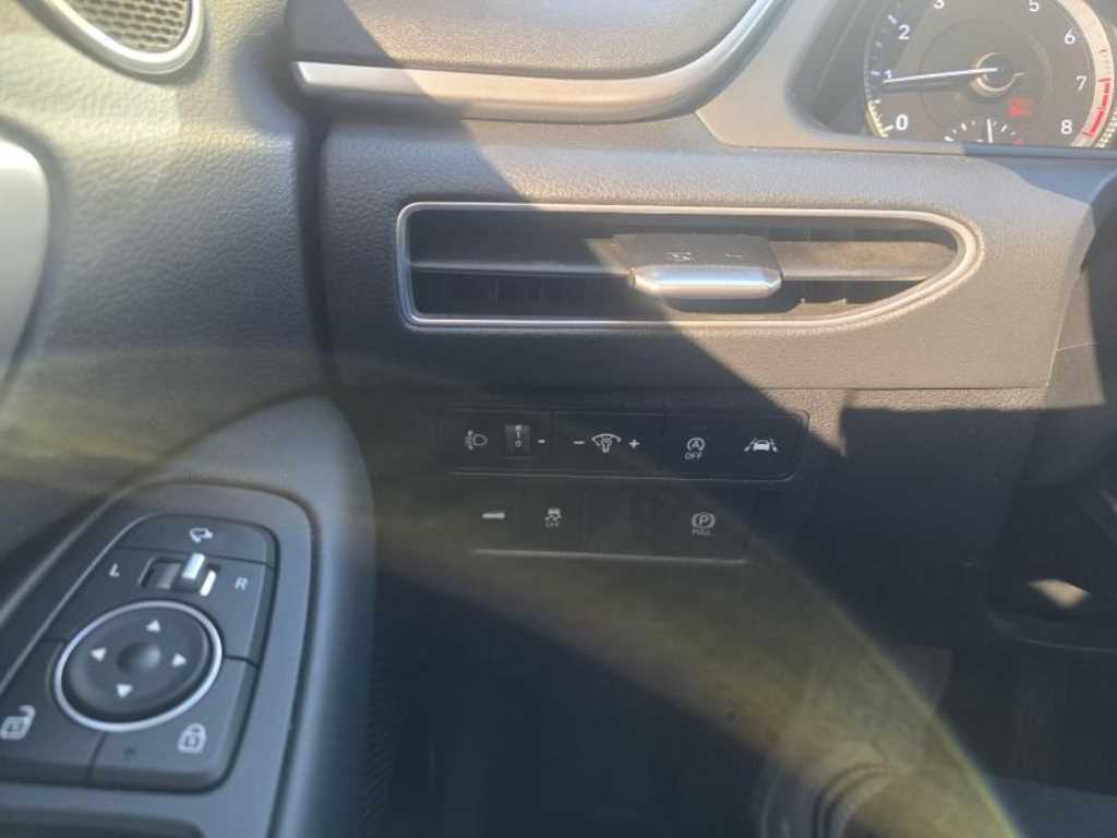 HYUNDAI Sonata - Vista 11