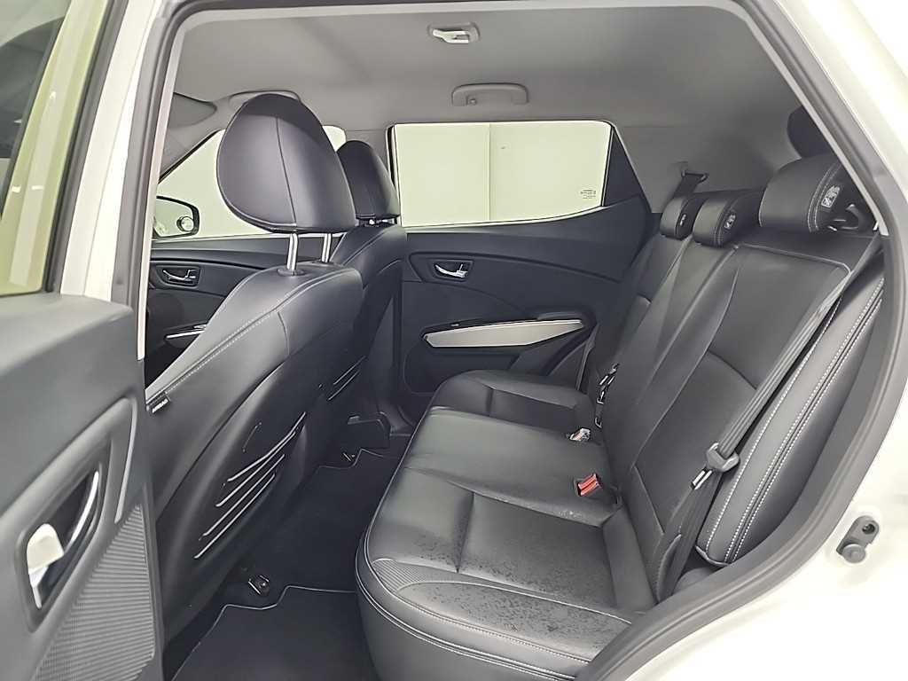 Ssangyong Tivoli - Vista 12