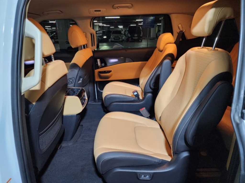 KIA Carnival - Vista 9