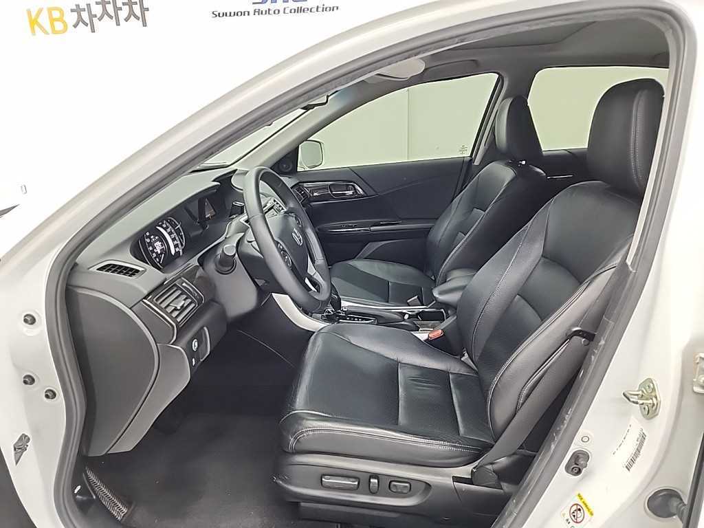 Honda Accord - Vista 11