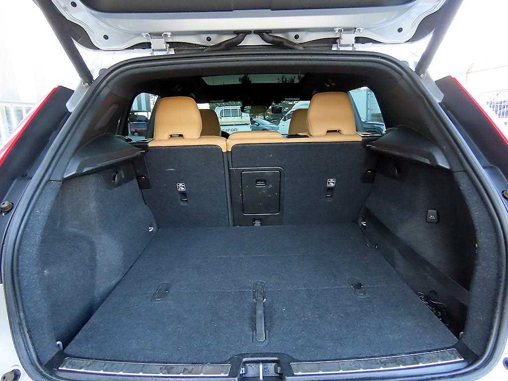 Volvo XC40 2019 Gris - Importación desde Corea - HF Imports Iquique - Foto 17