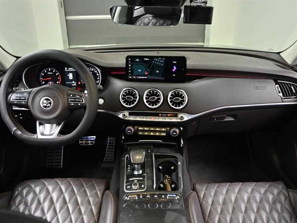 KIA Stinger - Vista 7