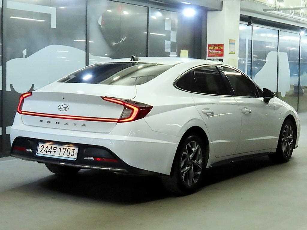 HYUNDAI Sonata - Vista 4
