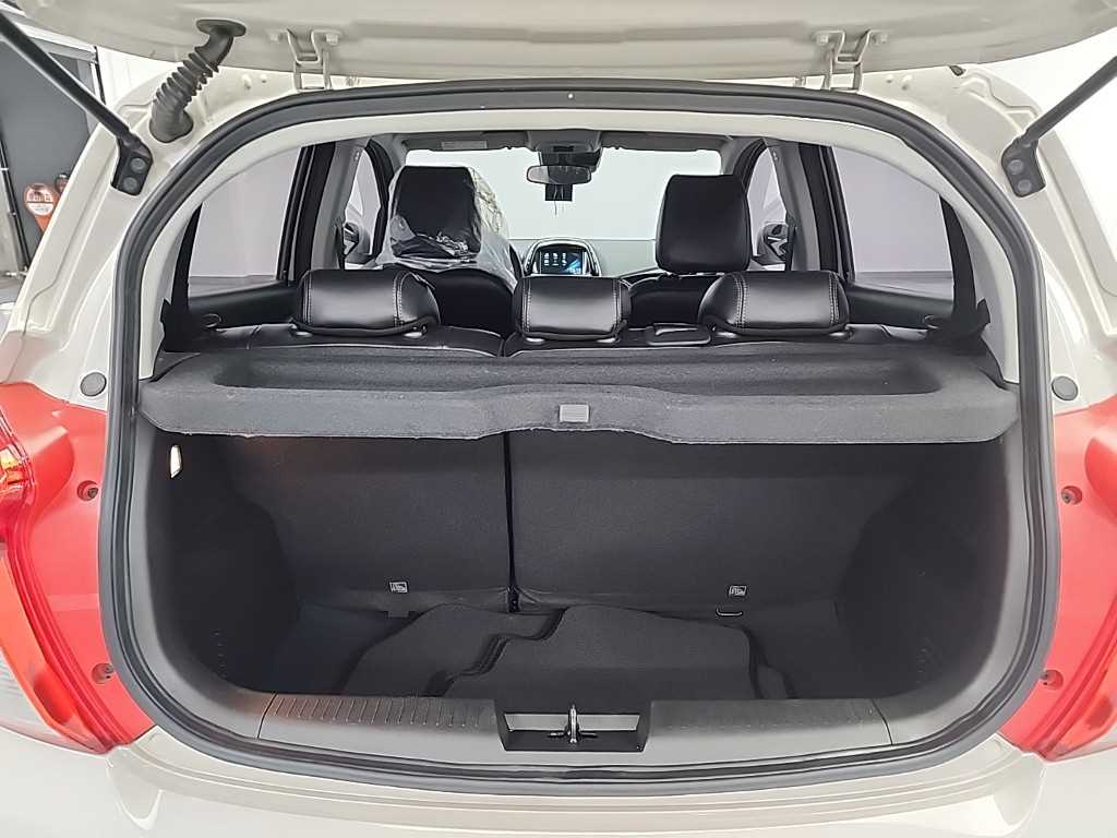 Chevrolet Spark 2018 Blanco - Importación desde Corea - HF Imports Iquique - Foto 18